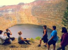 Aldea de casas blancas