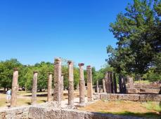 Calle típica de la ciudad de Corfú