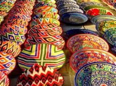 Platos de cerámica de vivos colores