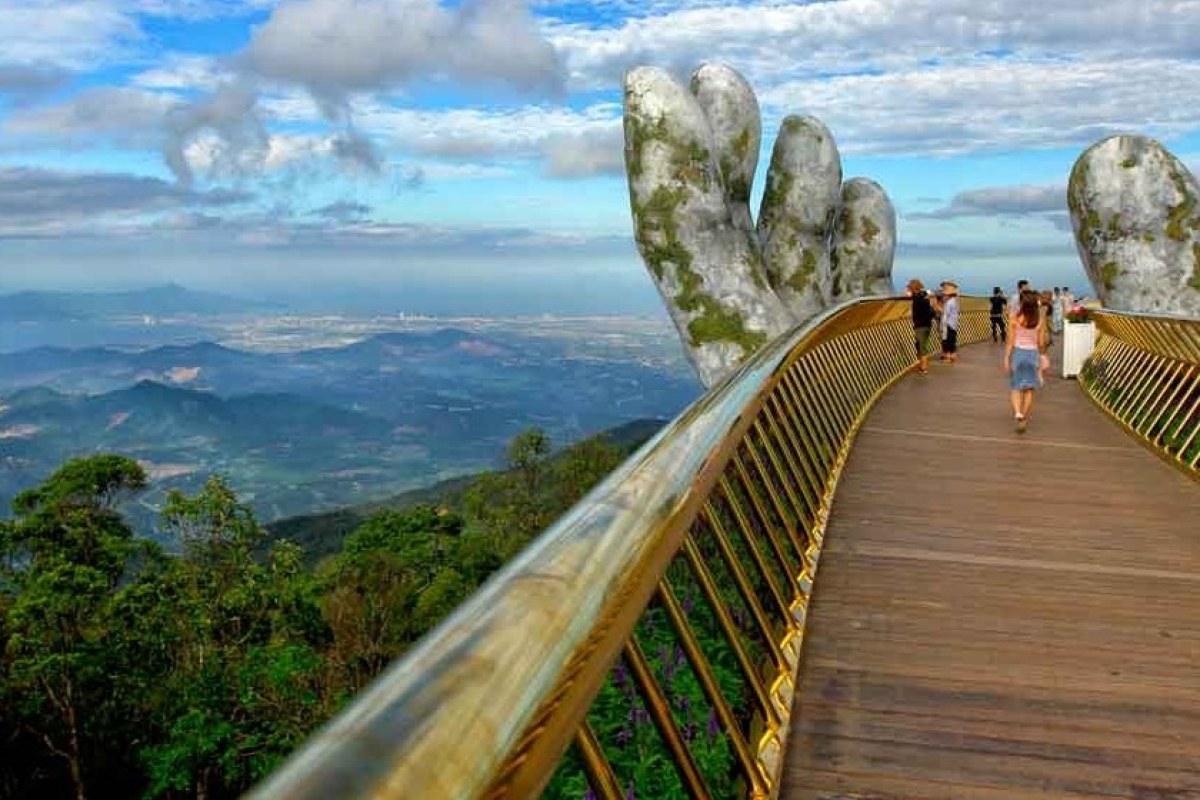 Puente apoyado en las manos de Da Nang