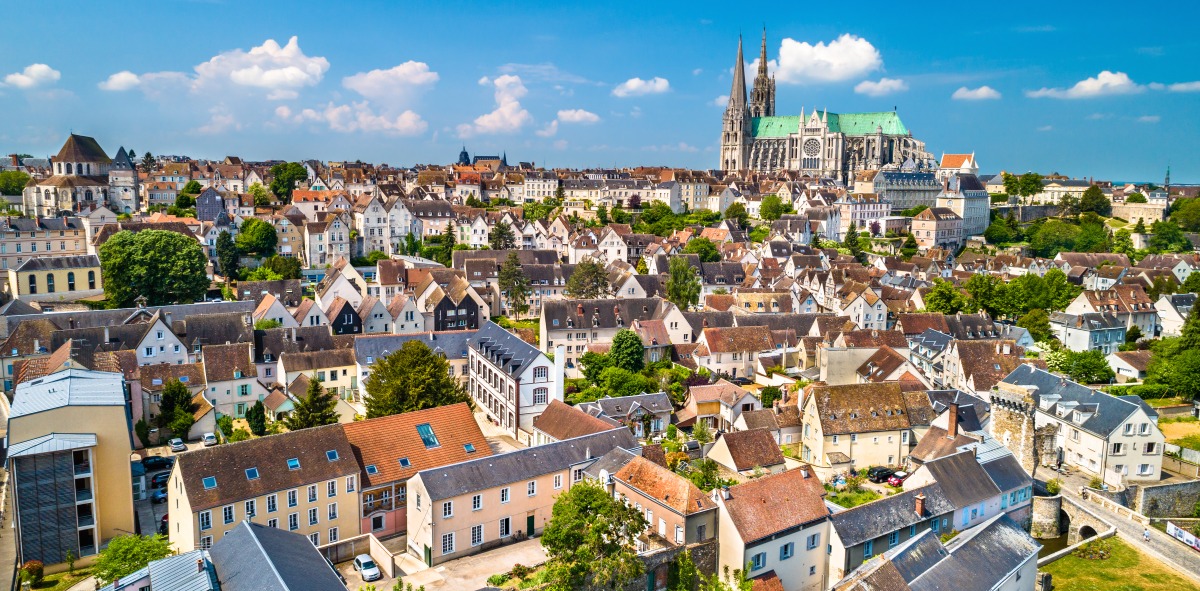 Vista aérea de Chartres con la Catedral Notre-Dame