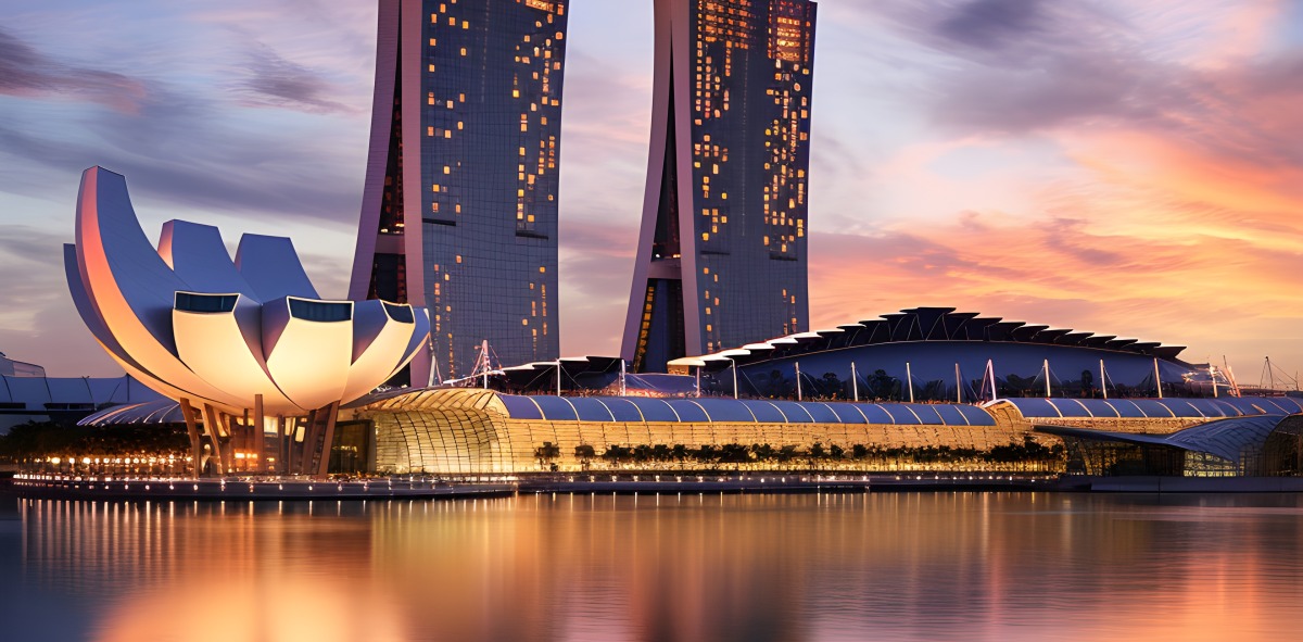 Ciudad de Singapur con los rascacielos iluminados