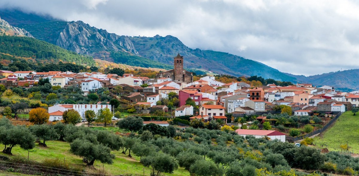 Panorámica de Guadalupe con la sierra al fondo