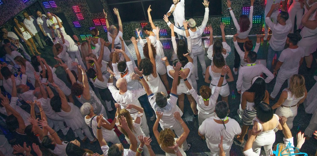 Crucero de lujo con singles en Halloween