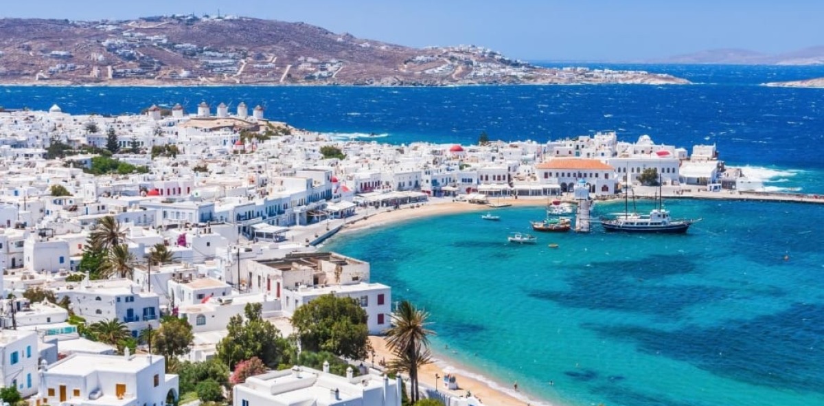 Panoramica de las vistas de Mykonos y sus playas azul turquesa
