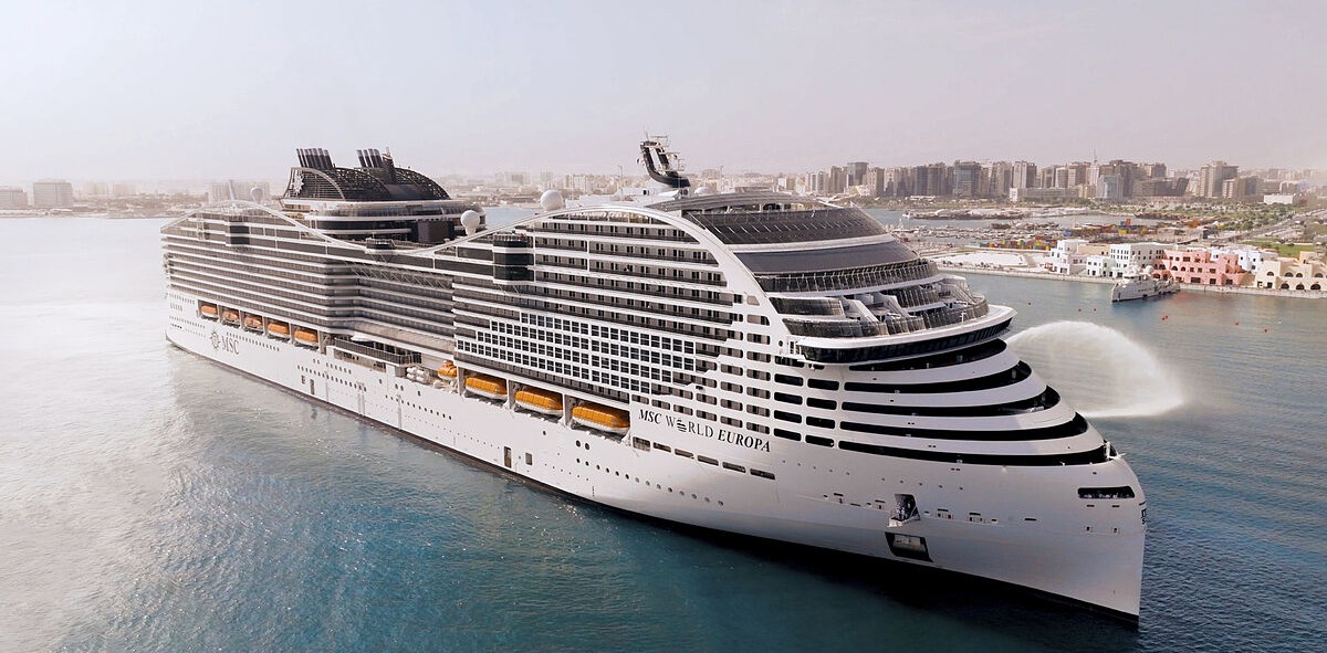 Crucero navegando