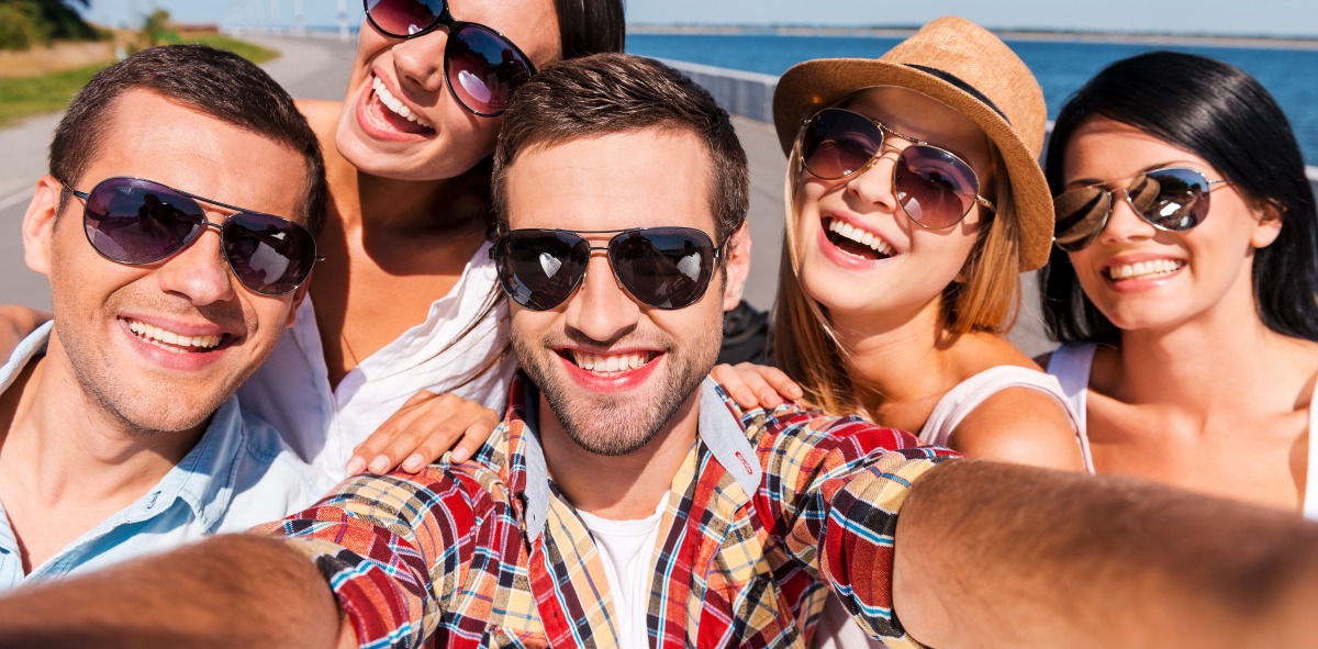 Selfie del grupo de Solteros Viajeros sonriendo