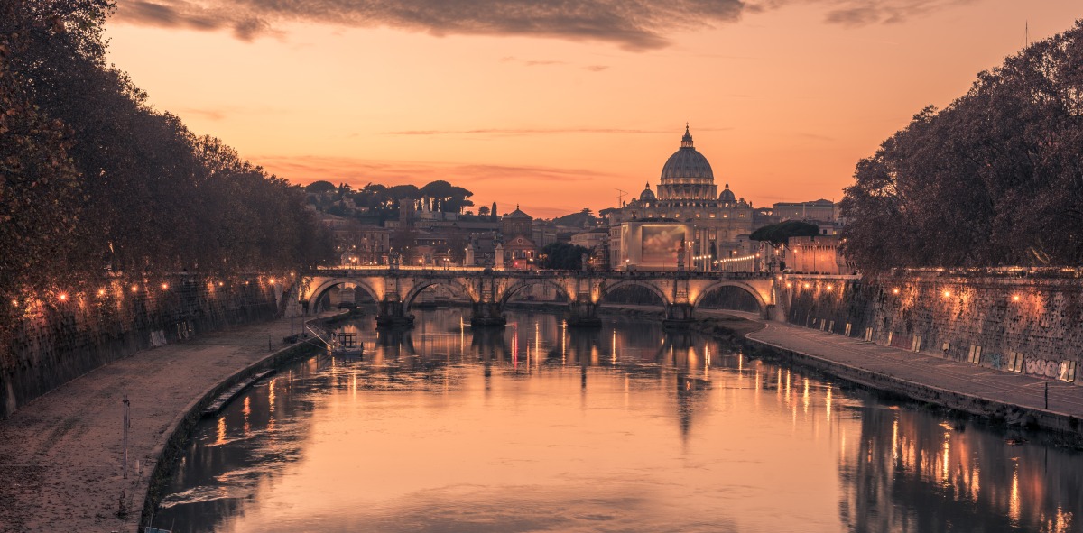 Panoramica del Vaticano al atardecer