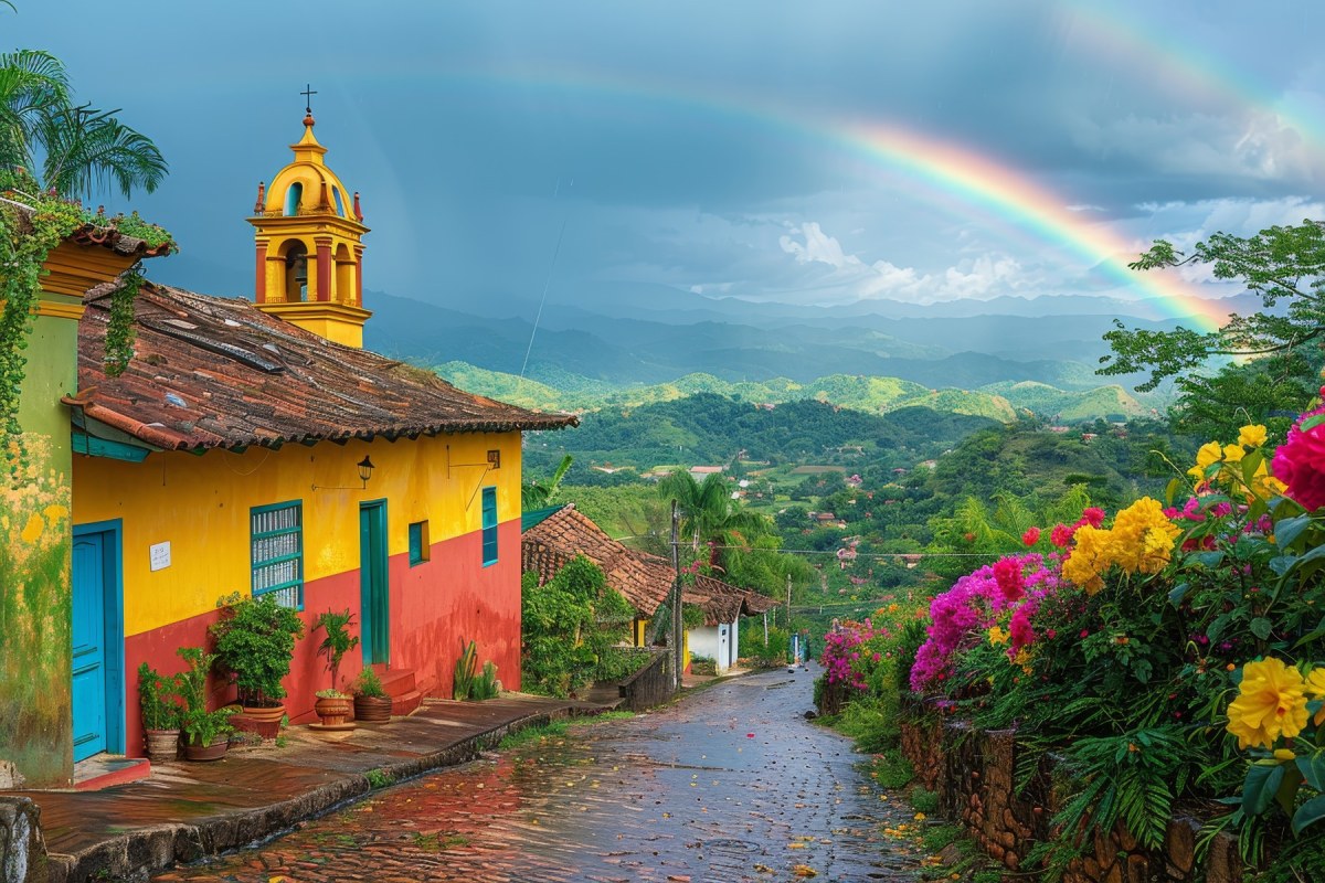 Un hermoso arcoiris en la naturaleza de un pueblo de Guatemala