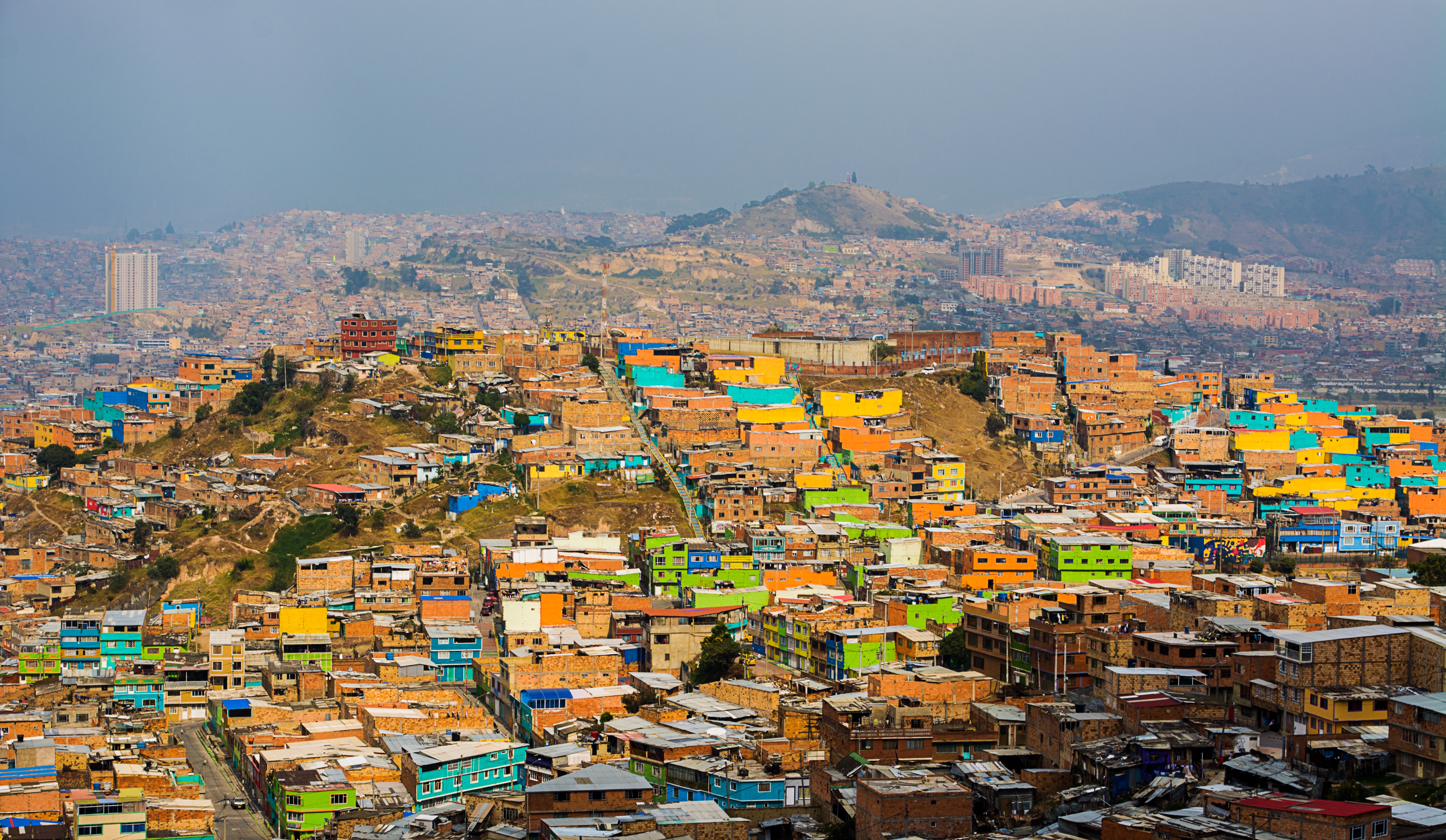 Casas colores de las montañas de bogotá