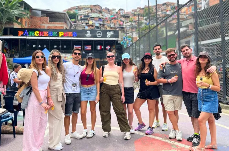 Grupo de viajeros en COmuna