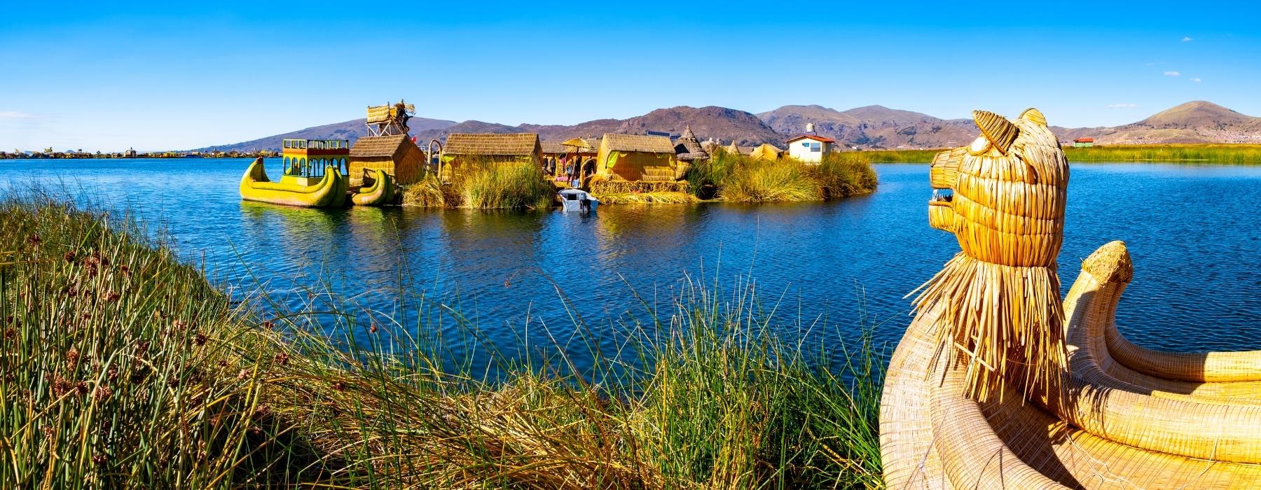 Pueblo de Puno y el lago Titicaca