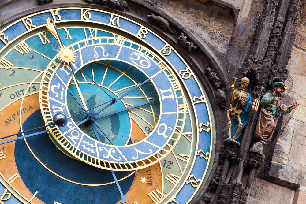 reloj de praga