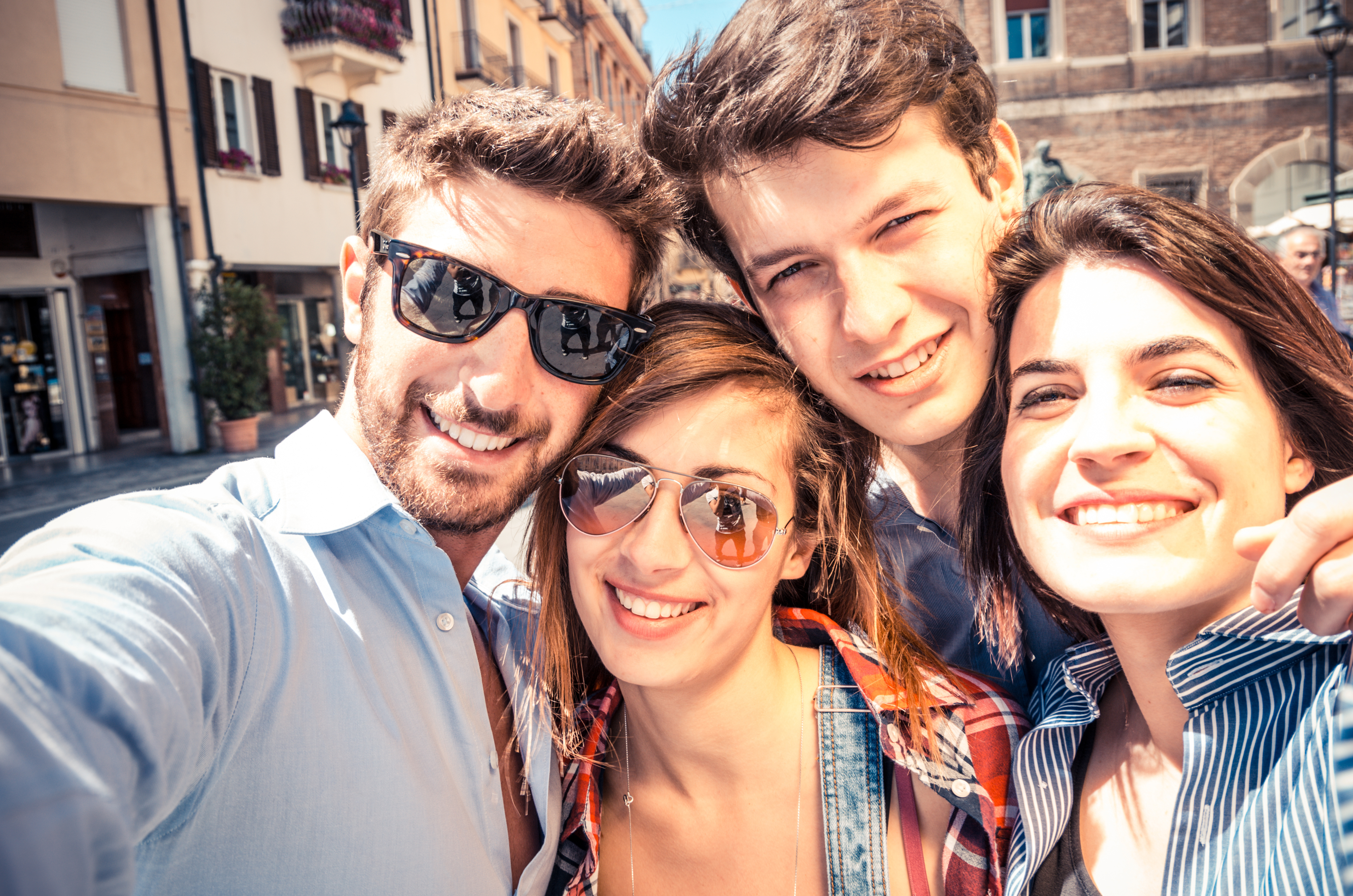 Selfie de amigos singles en Roma