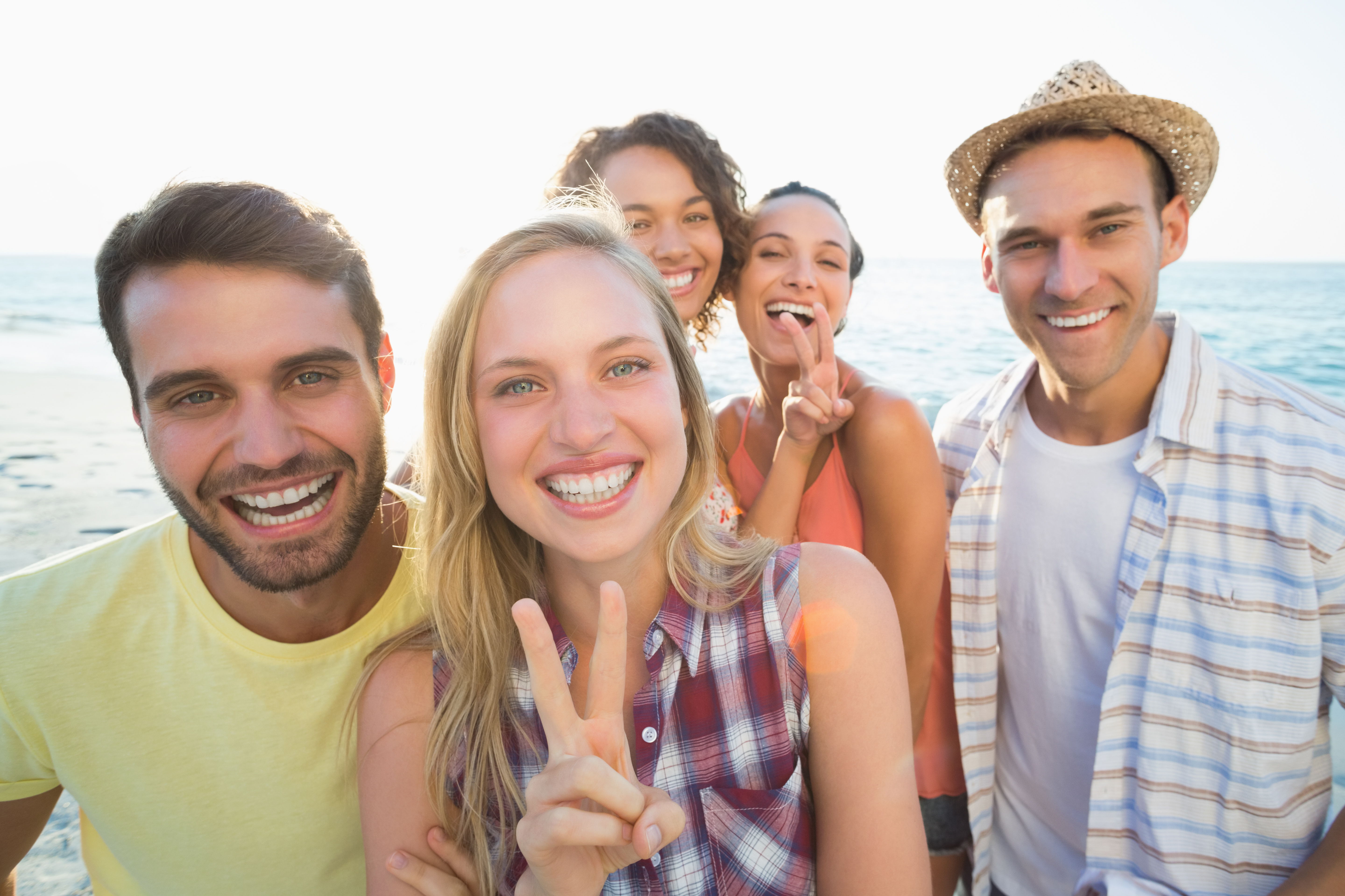 Grupo de Solteros disfrutando de las vacaciones