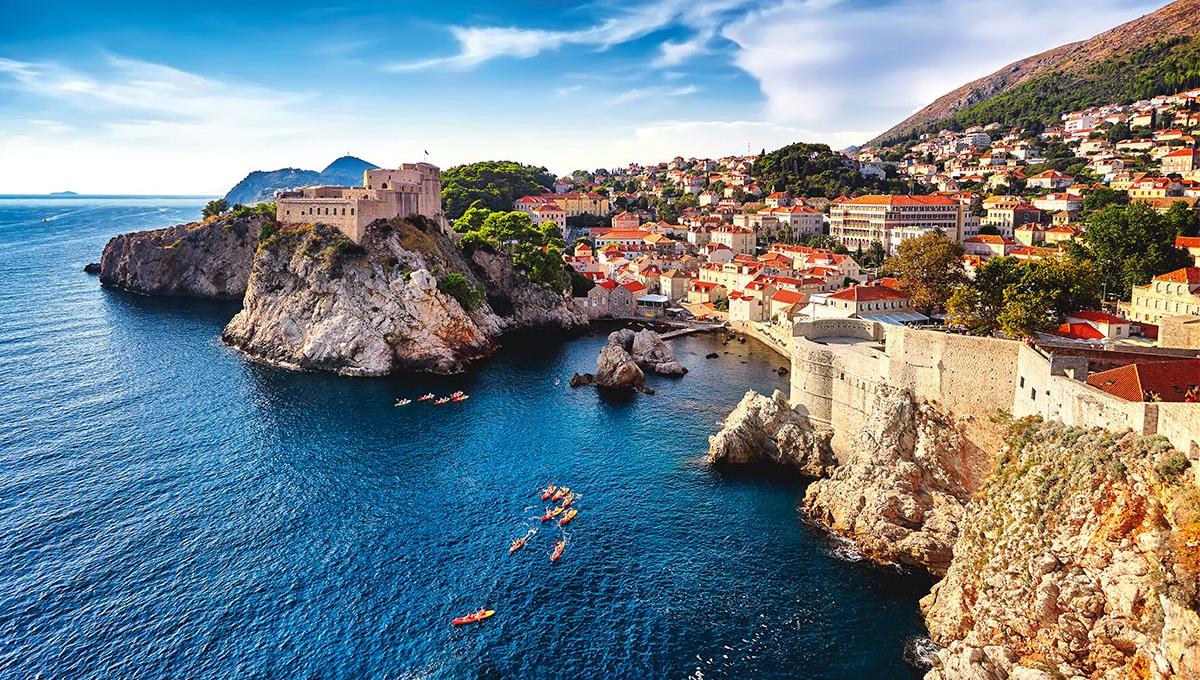 Zona antigua de Dubrovnik vista desde el mar