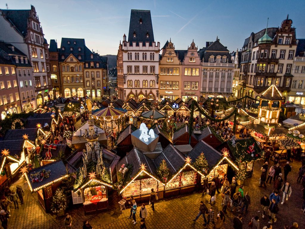 mercado navideño de Friburgo en la plaza del Hotel de Ville