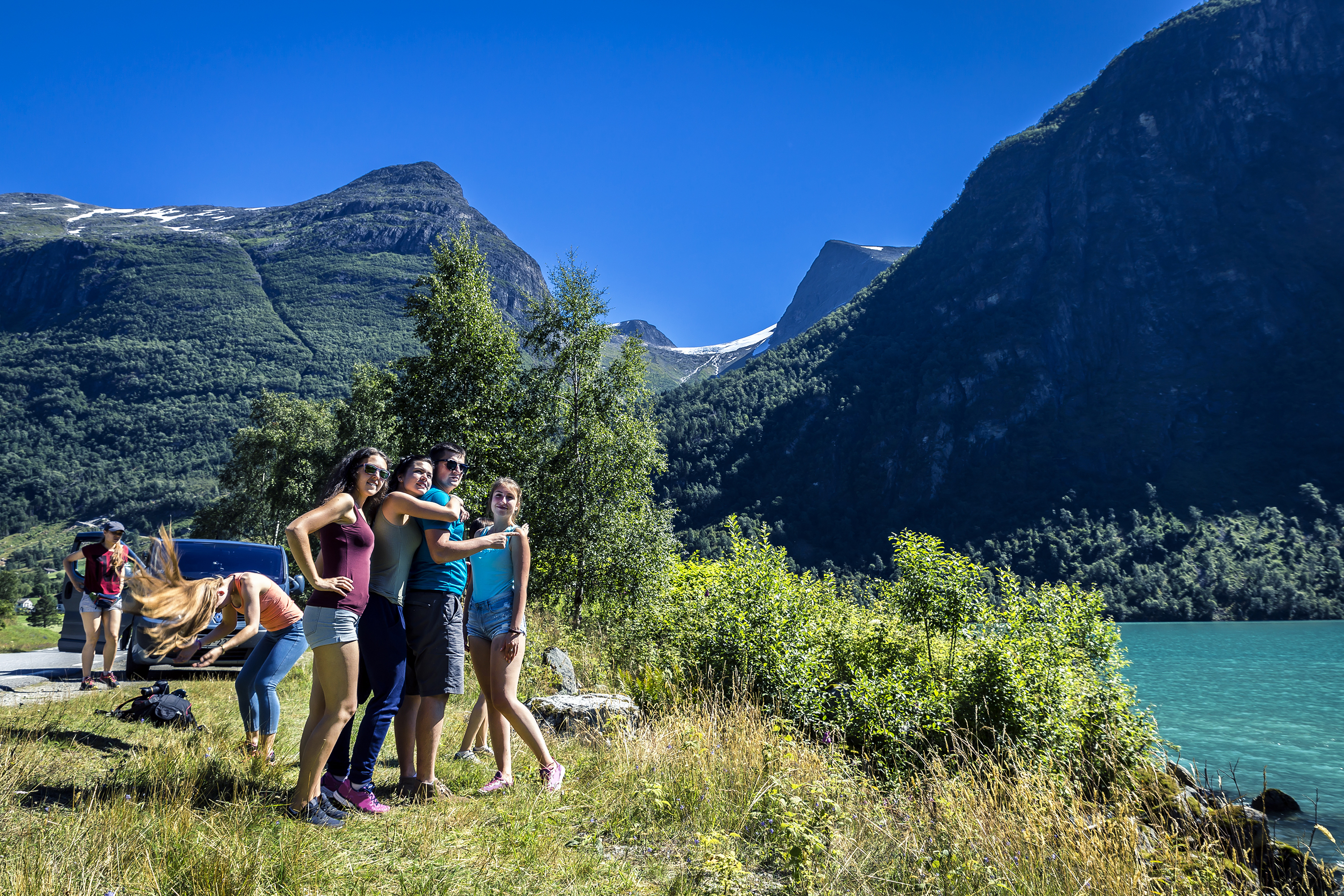 Grupo de amigos haciendo ruta por Cazorla