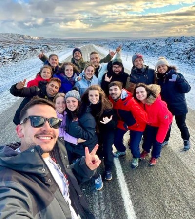 Grupo de viaje en carretera de Islandia